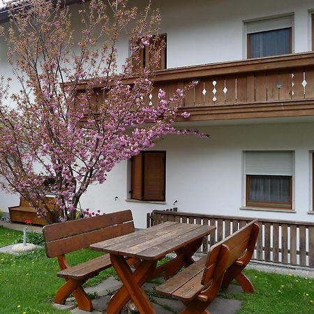 Apartments Ferdigg San Lorenzo di Sebato Ruang foto